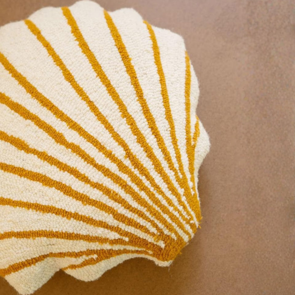 Scallop Hooked Pillow